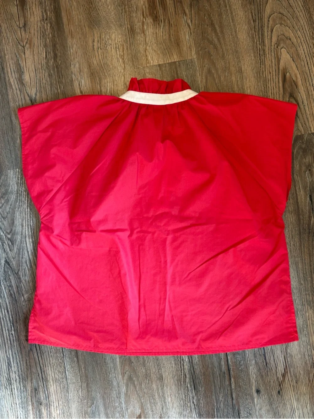 entro Red Short-Sleeve Two-Piece Set with White Trim